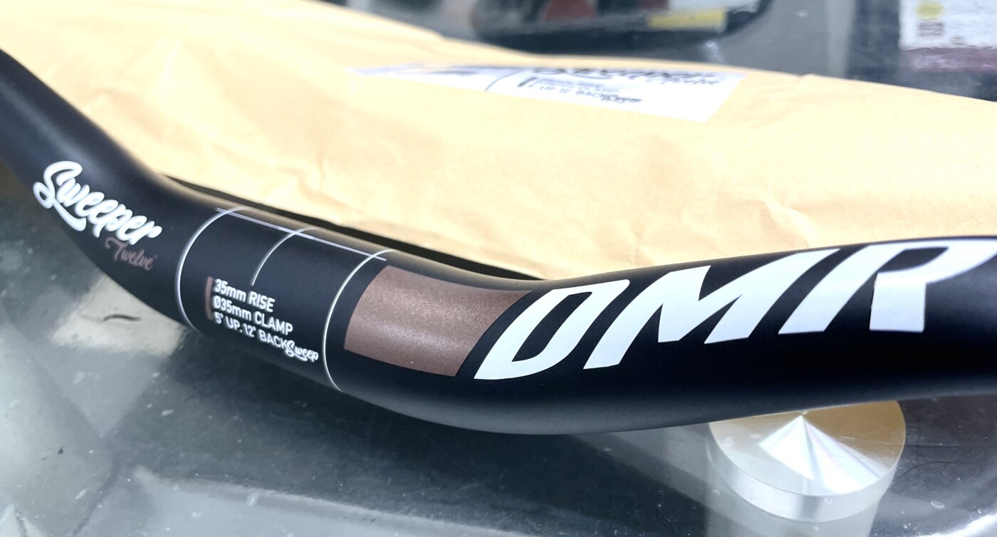 DMRの新しいハンドル SWEEPER BAR | ITOCYCLE｜イトウサイクル